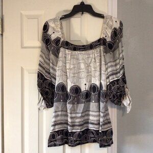 🛼🥁 Karen Kane black white silk blouse